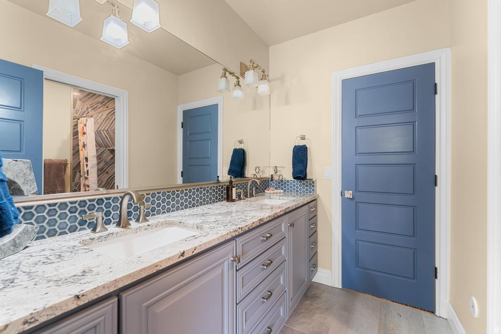 EAGLE SUMMIT - Residential