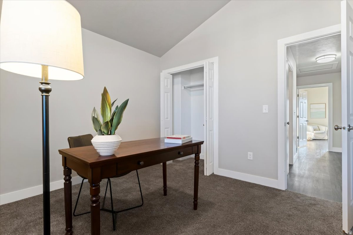 VALENTINE ESTATE TOW - Residential