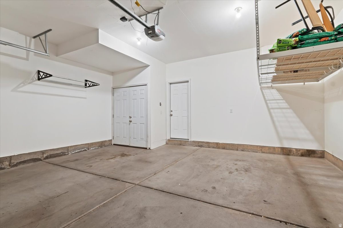 VALENTINE ESTATE TOW - Residential