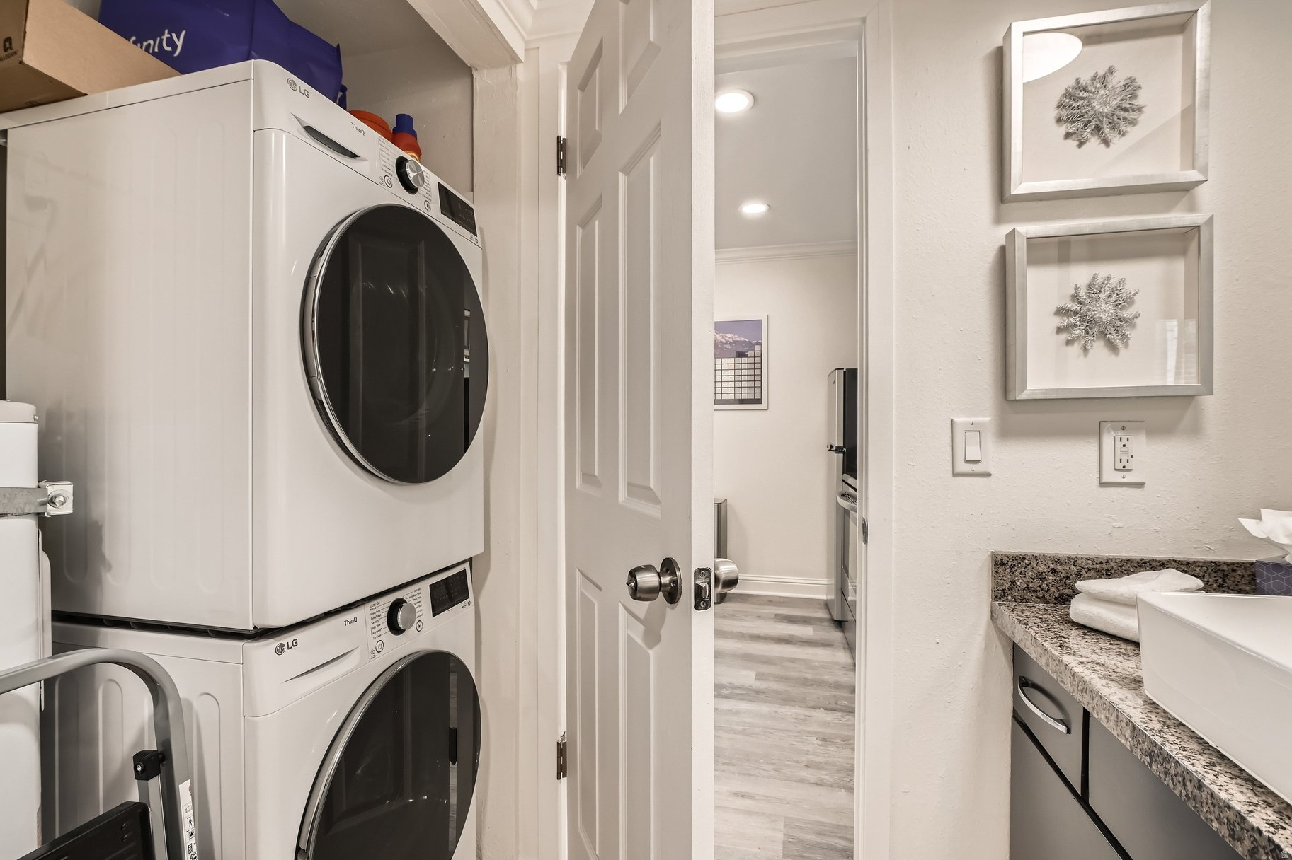 HIDDEN CREEK - Residential