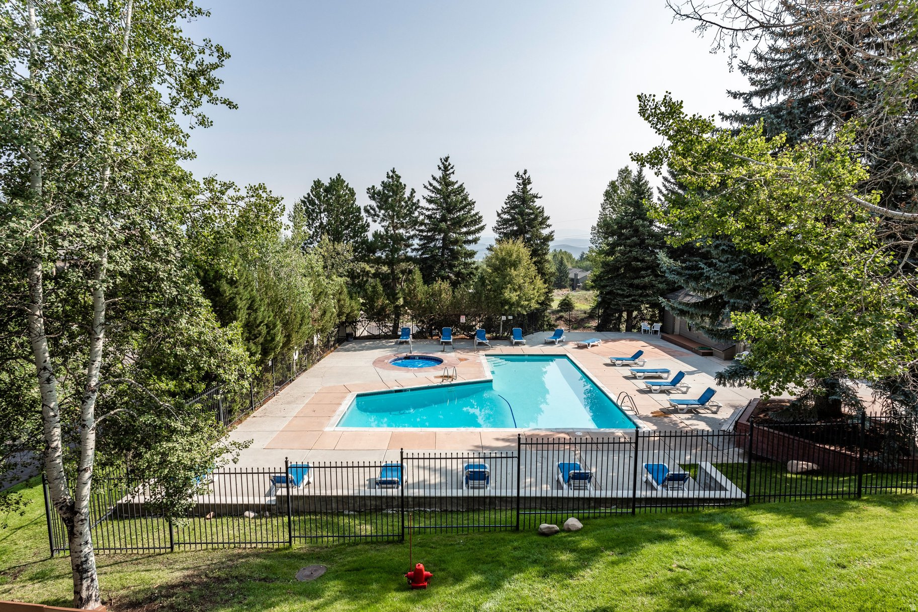 HIDDEN CREEK - Residential