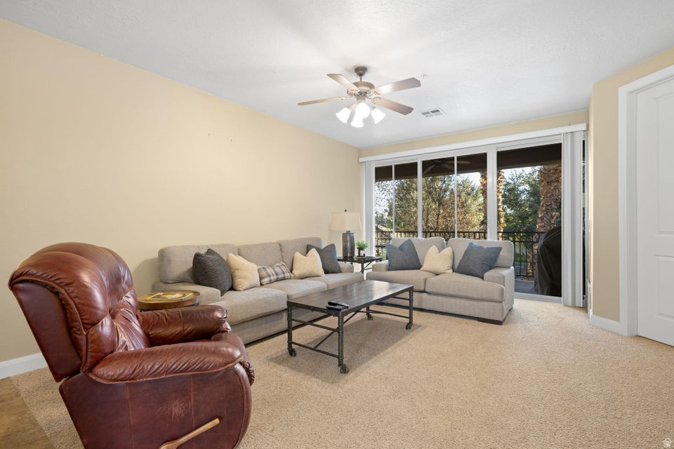 BLACKROCK CONDOS AT STONEBRIDGE AMD 1 - Residential