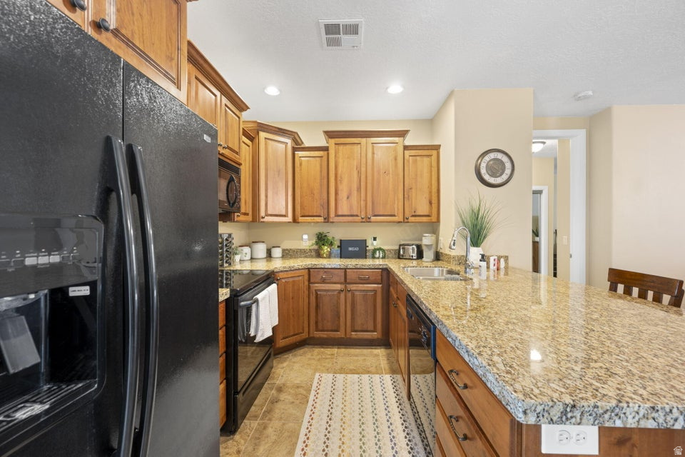 BLACKROCK CONDOS AT STONEBRIDGE AMD 1 - Residential