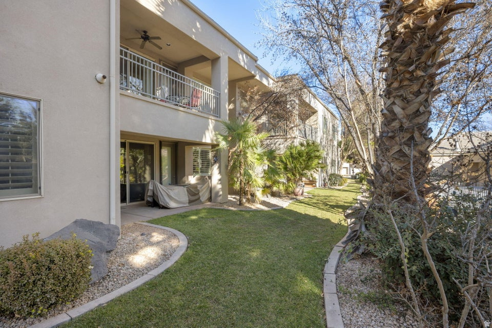 BLACKROCK CONDOS AT STONEBRIDGE AMD 1 - Residential