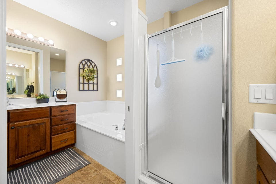 BLACKROCK CONDOS AT STONEBRIDGE AMD 1 - Residential