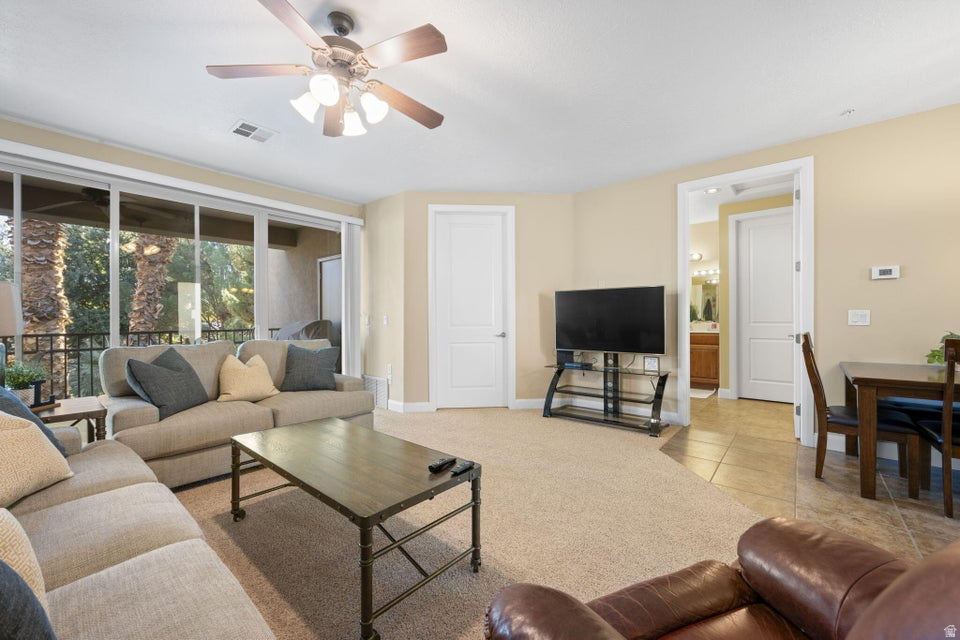 BLACKROCK CONDOS AT STONEBRIDGE AMD 1 - Residential