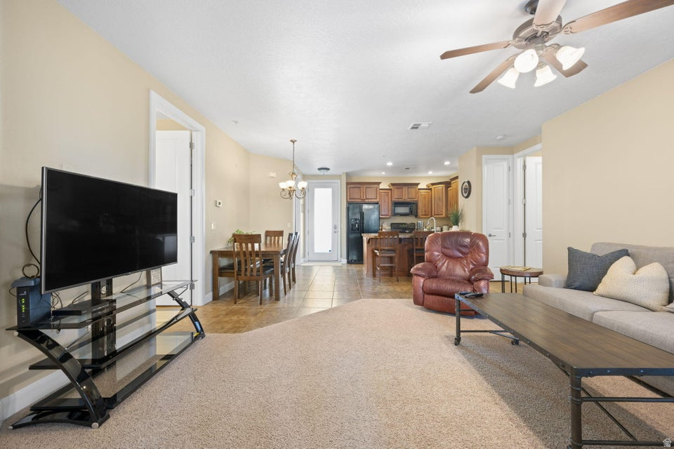 BLACKROCK CONDOS AT STONEBRIDGE AMD 1 - Residential