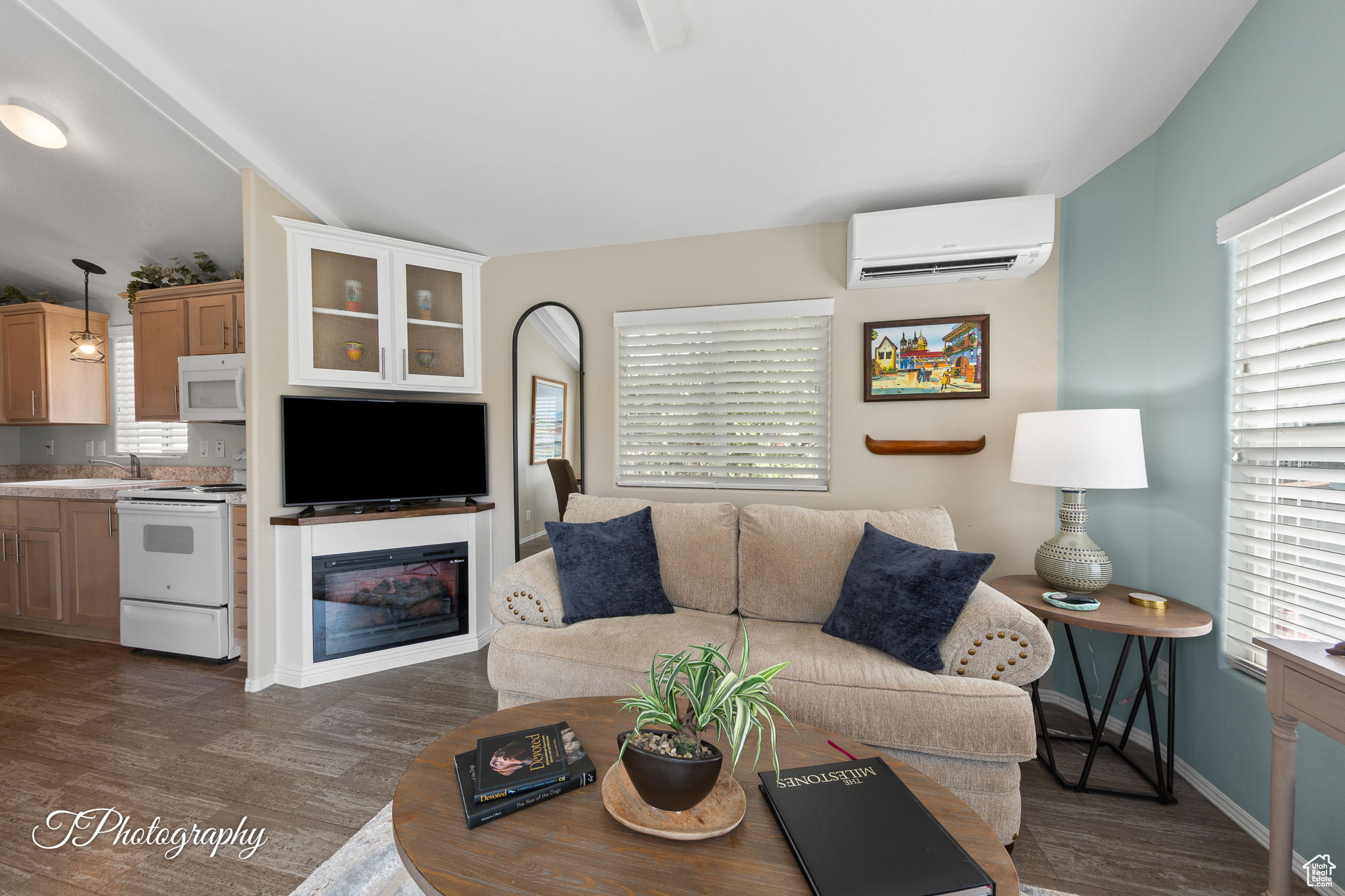 CHEROKEE SPRINGS - Residential