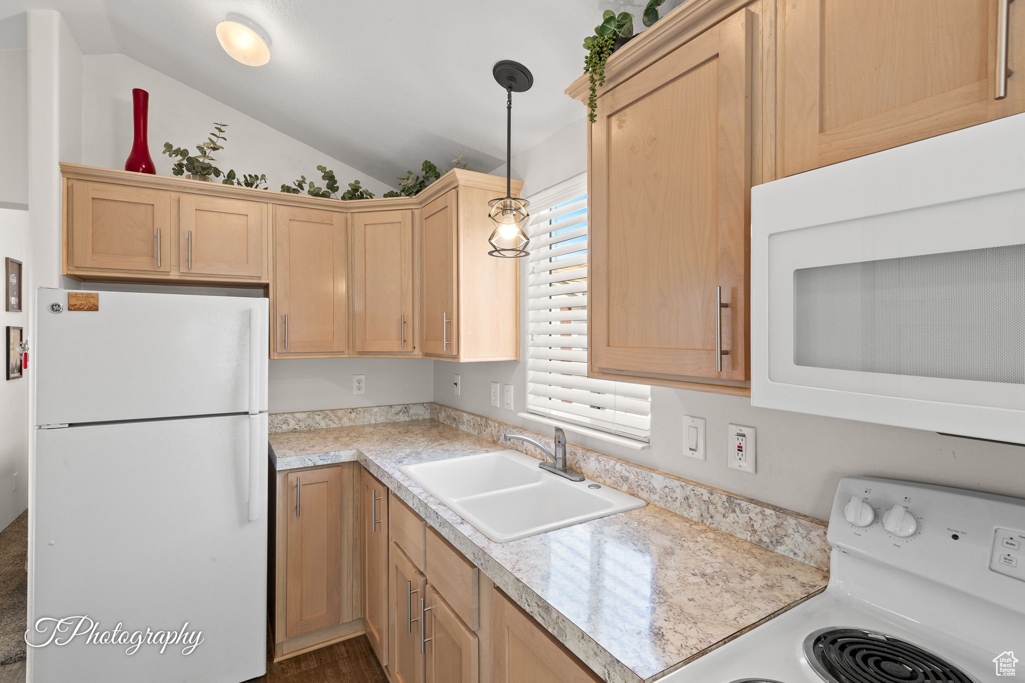 CHEROKEE SPRINGS - Residential
