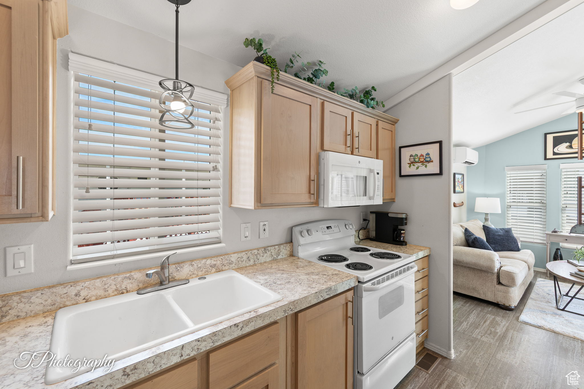 CHEROKEE SPRINGS - Residential