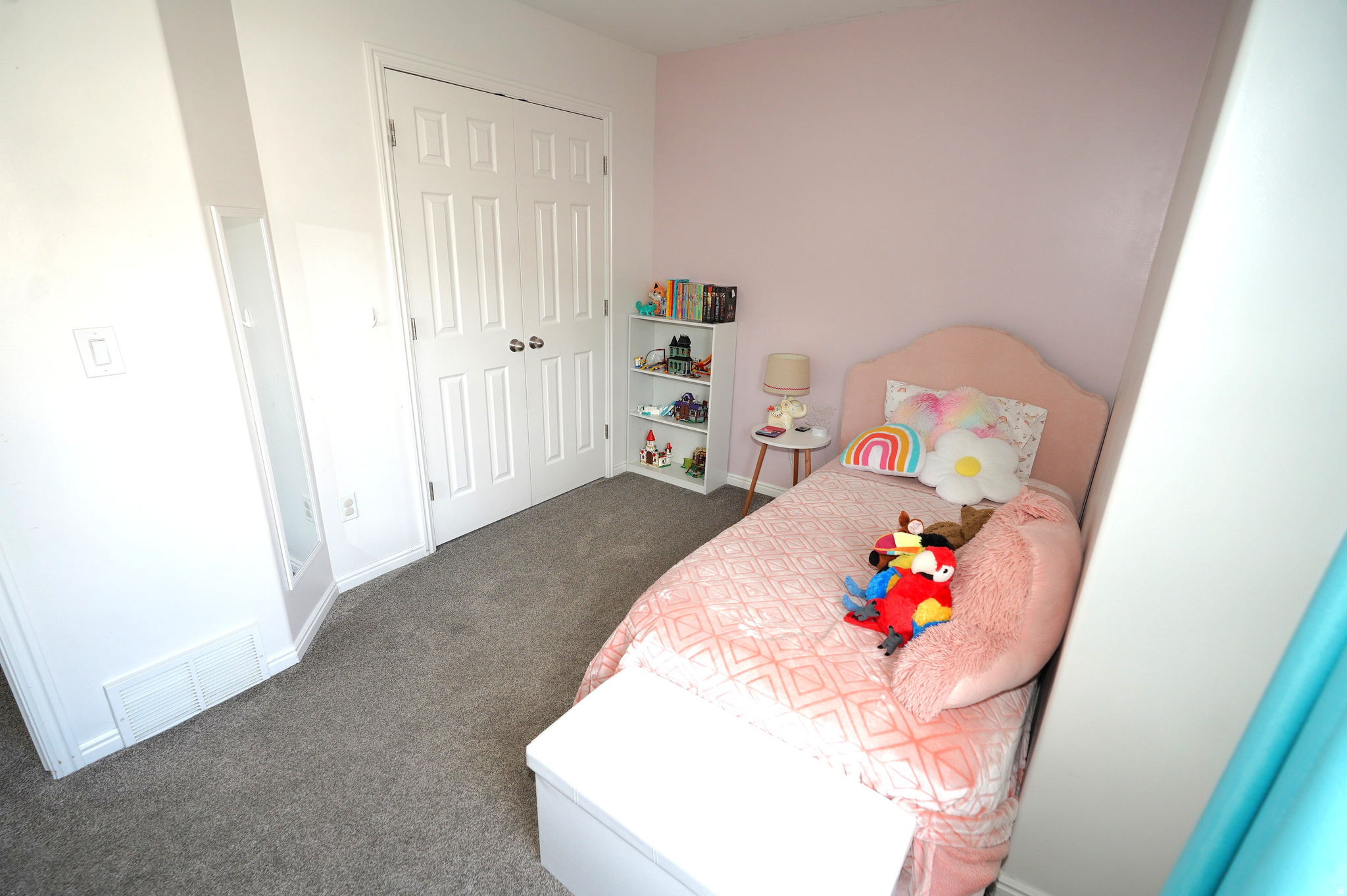 NEW TOWNE SQUARE - Residential