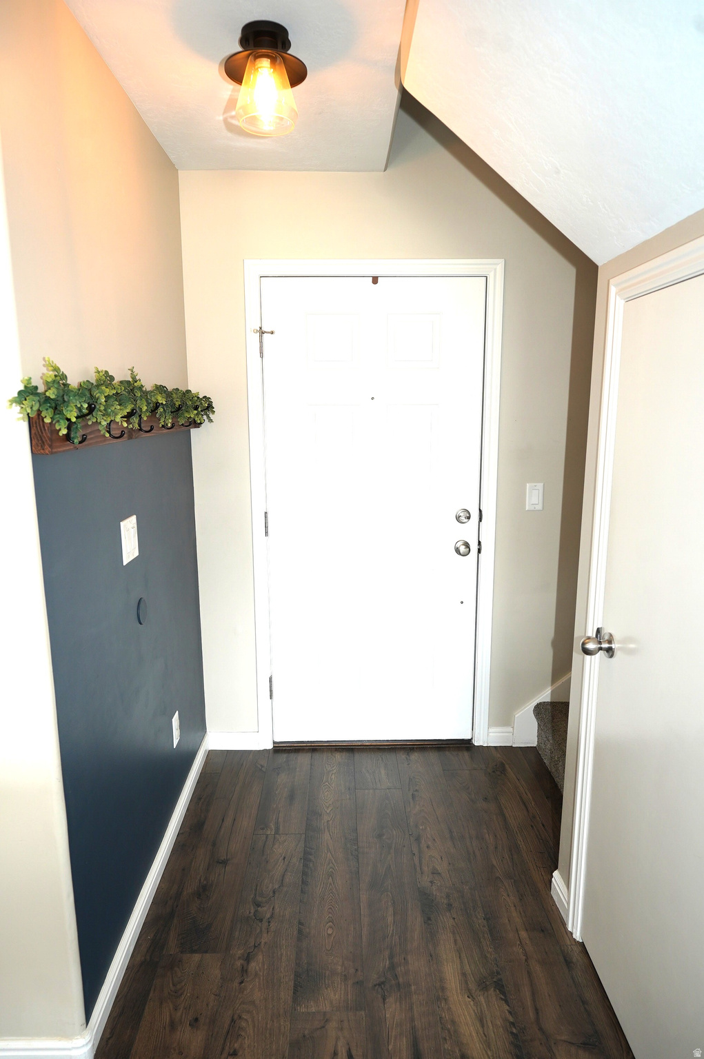 NEW TOWNE SQUARE - Residential