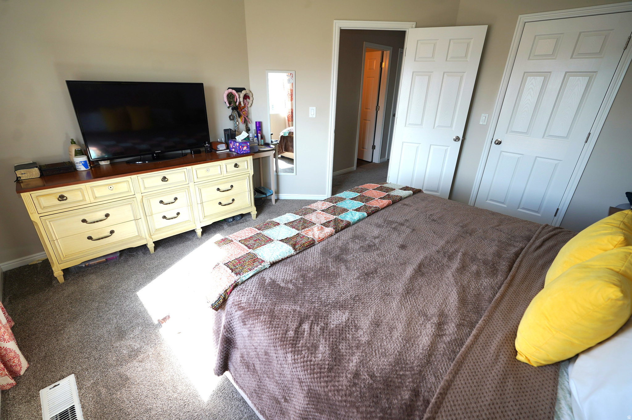 NEW TOWNE SQUARE - Residential