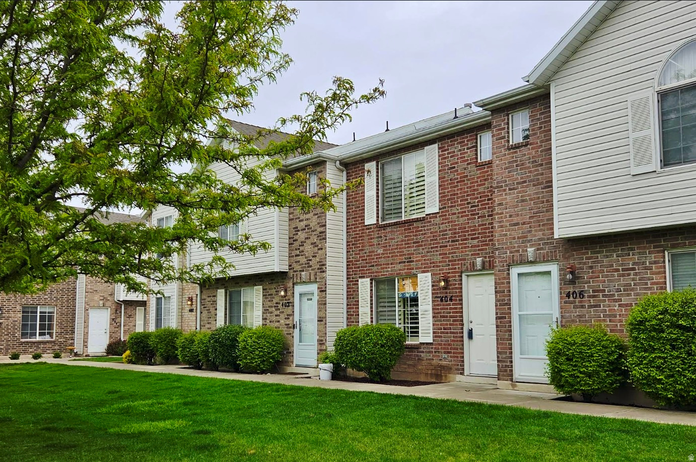 GOLFCREST VILLAGE - Residential