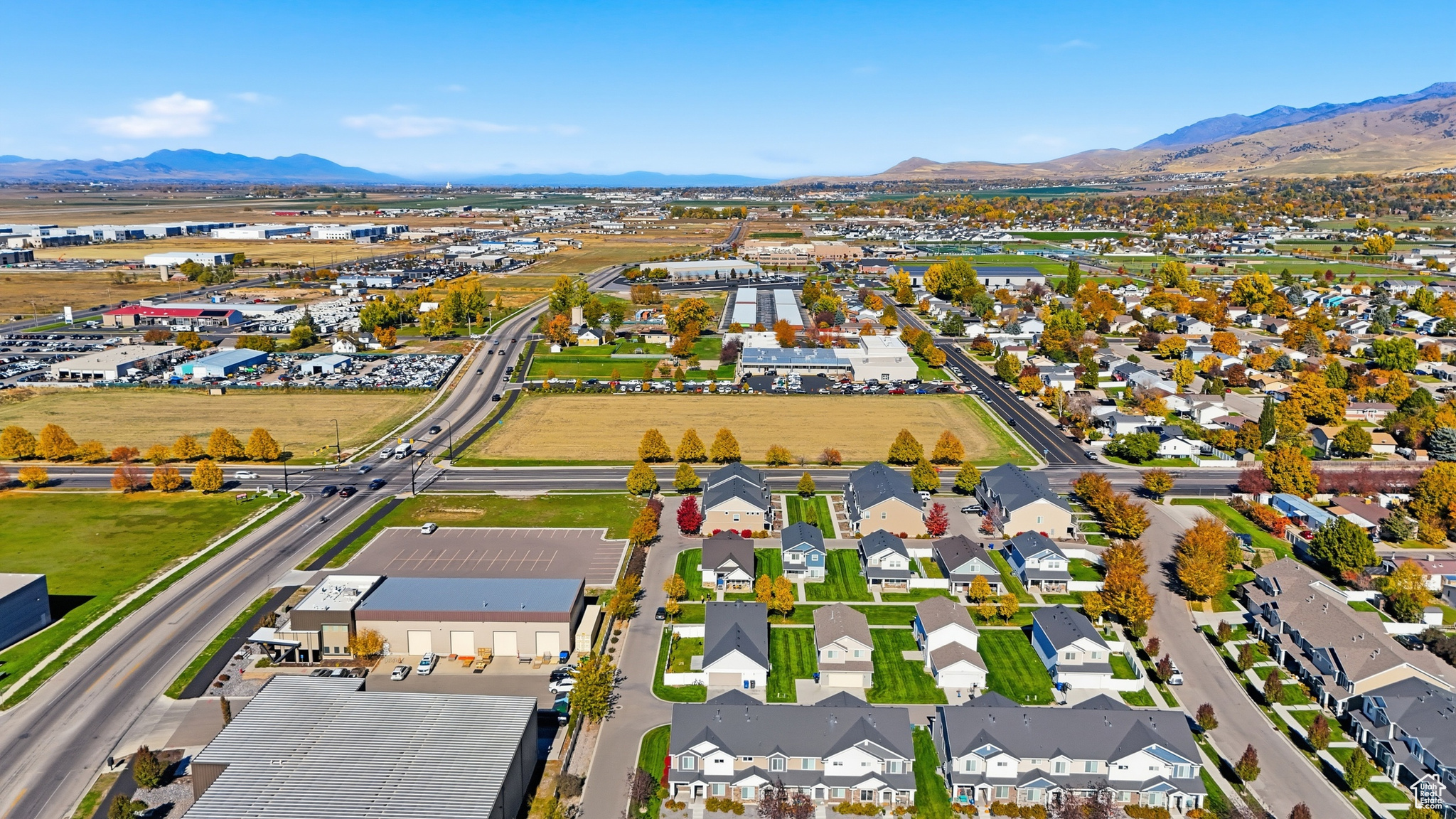 GREEN CANYON SQUARE - Residential