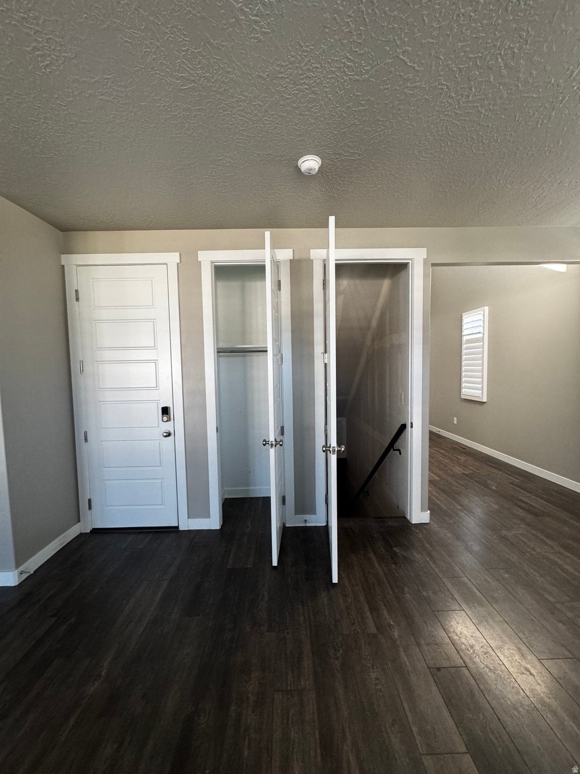 BROADVIEW SHORES - Residential Lease