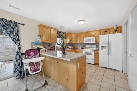 Tiny photo for 686 N BLACK HORSE LOOP E, Spanish Fork, UT 84660 (MLS # 2132705)