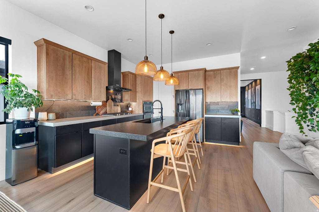 Photo of 760 S MILLER AVE, North Salt Lake, UT 84054 (MLS # 2164508)
