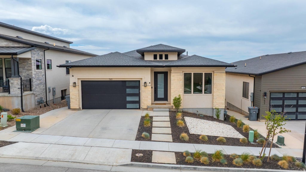 Photo of 760 S MILLER AVE, North Salt Lake, UT 84054 (MLS # 2164508)