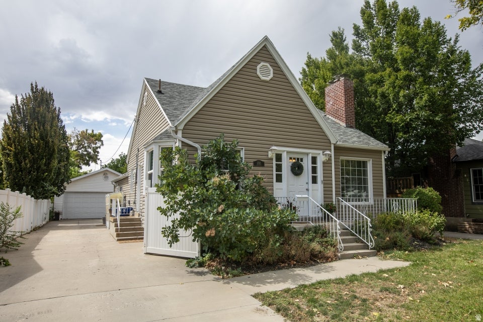 Photo of 2516 S DEARBORN ST, Salt Lake City, UT 84106 (MLS # 2181956)