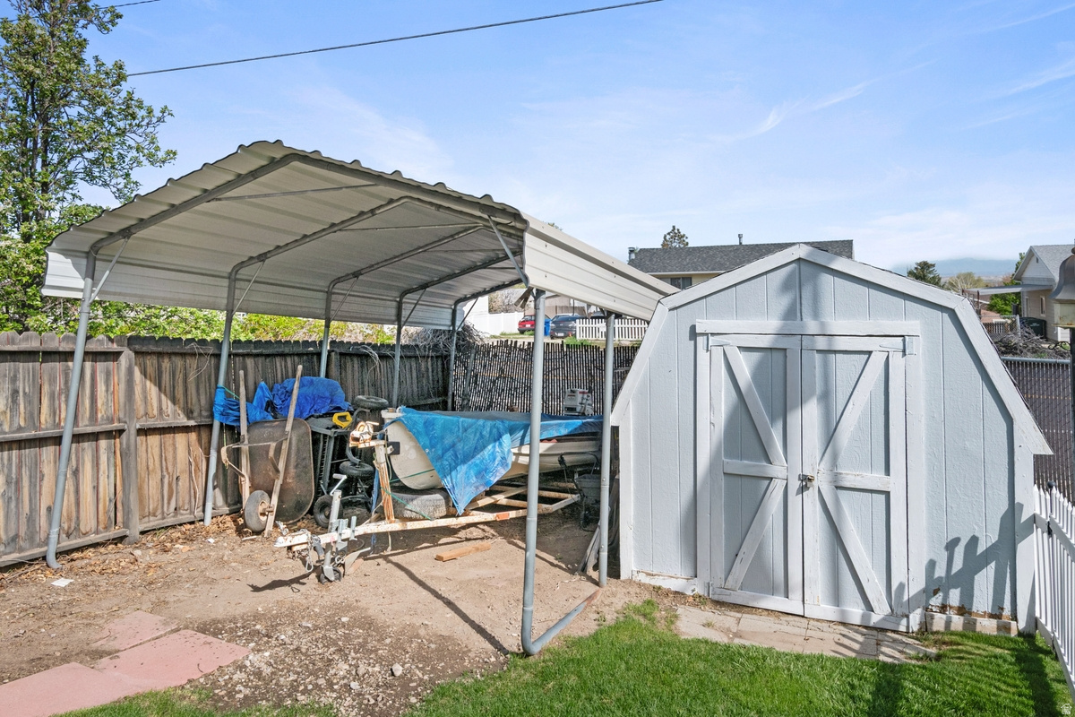 BROOKFIELD - Residential