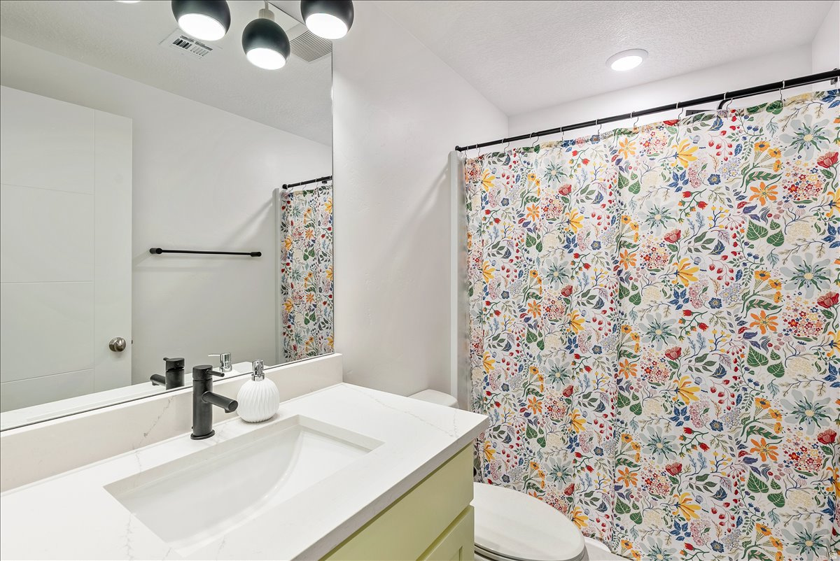 ENGLEFIELD HEIGHTS - Residential