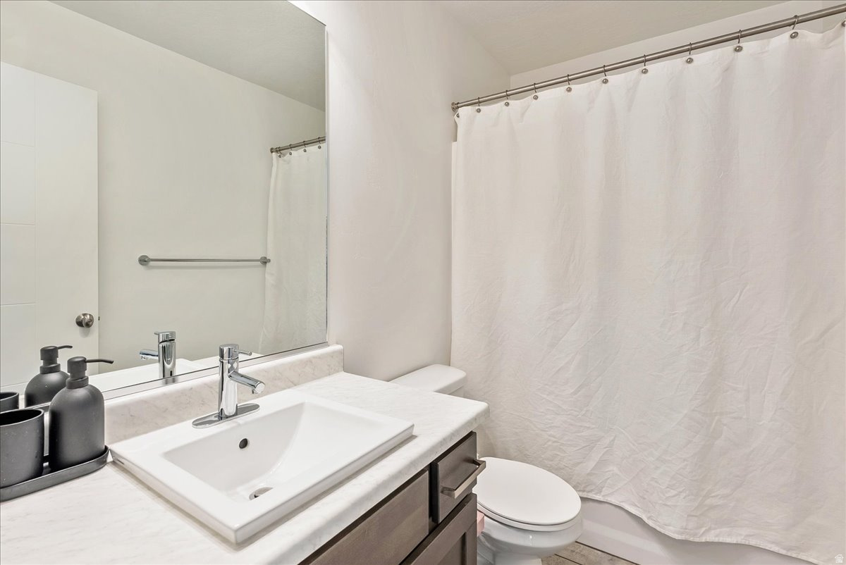 ENGLEFIELD HEIGHTS - Residential