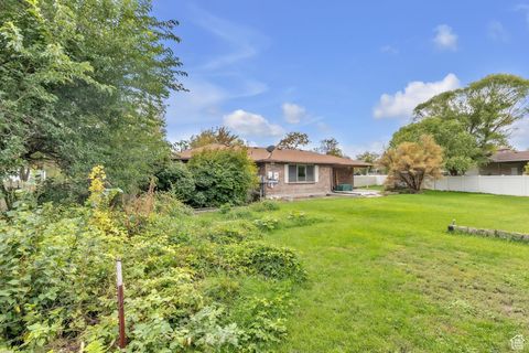 Tiny photo for 2460 W RUSTIC ROADS DR S, South Jordan, UT 84095 (MLS # 2117803)