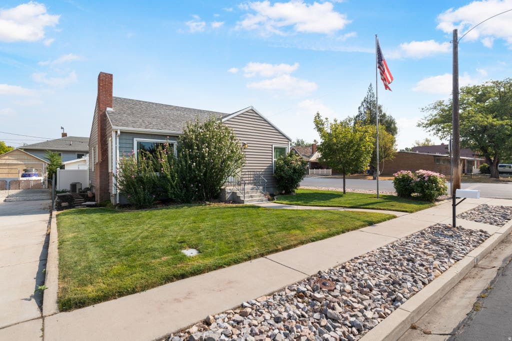 Photo of 104 W 600 N, Spanish Fork, UT 84660 (MLS # 2176346)