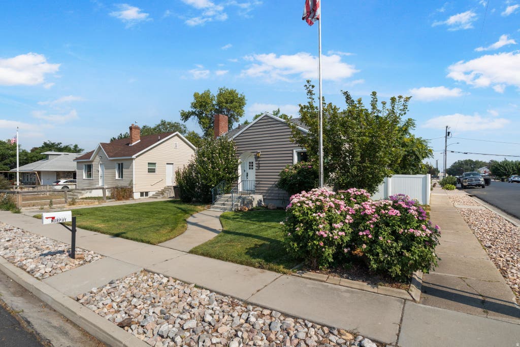Photo of 104 W 600 N, Spanish Fork, UT 84660 (MLS # 2176346)