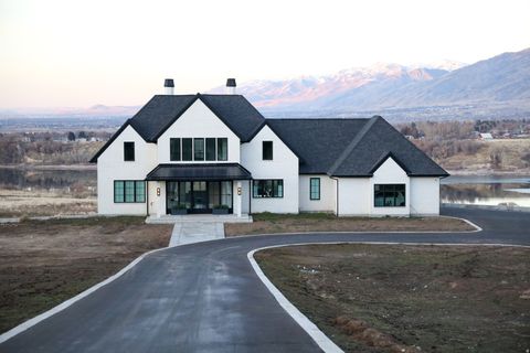 1189 W 6710 S Hyrum UT 84319