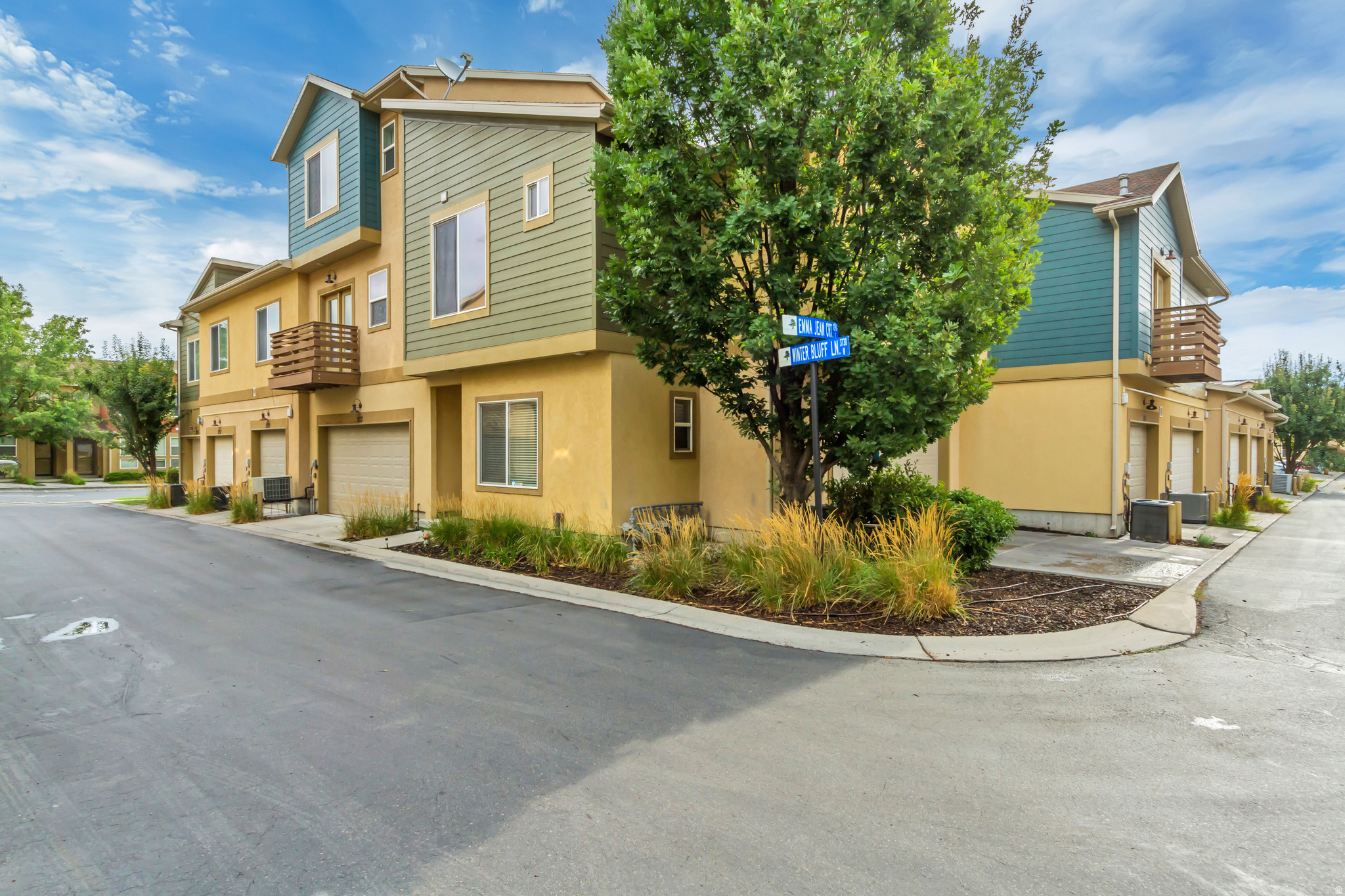 SUMMERLANE - Residential