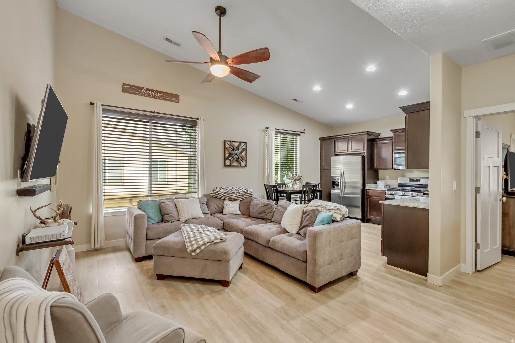 SUMMERLANE - Residential