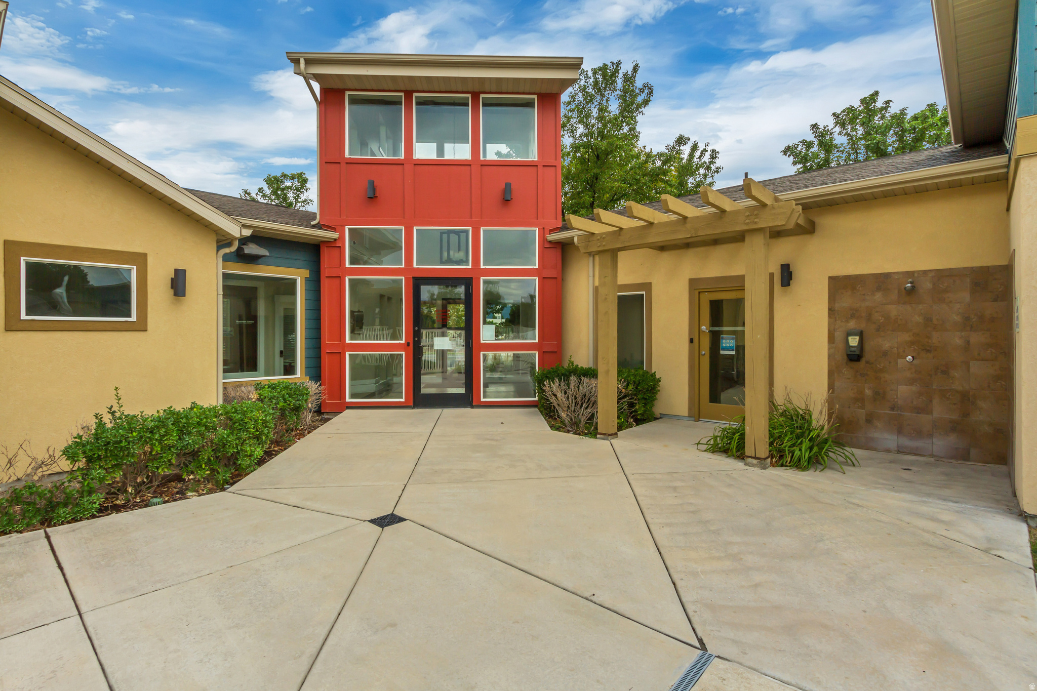 SUMMERLANE - Residential