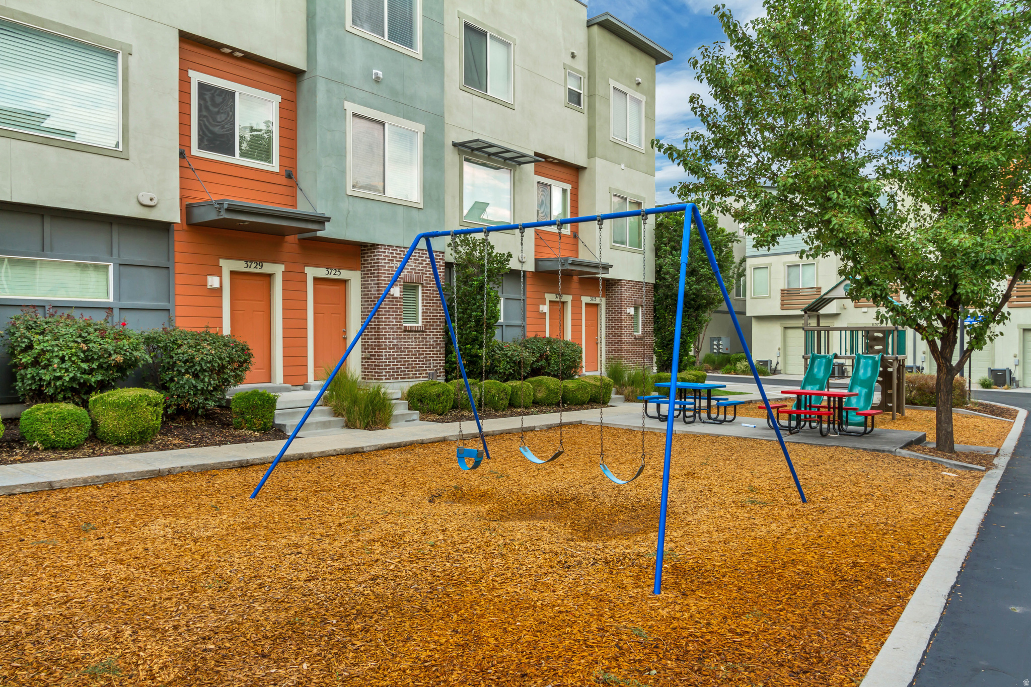 SUMMERLANE - Residential