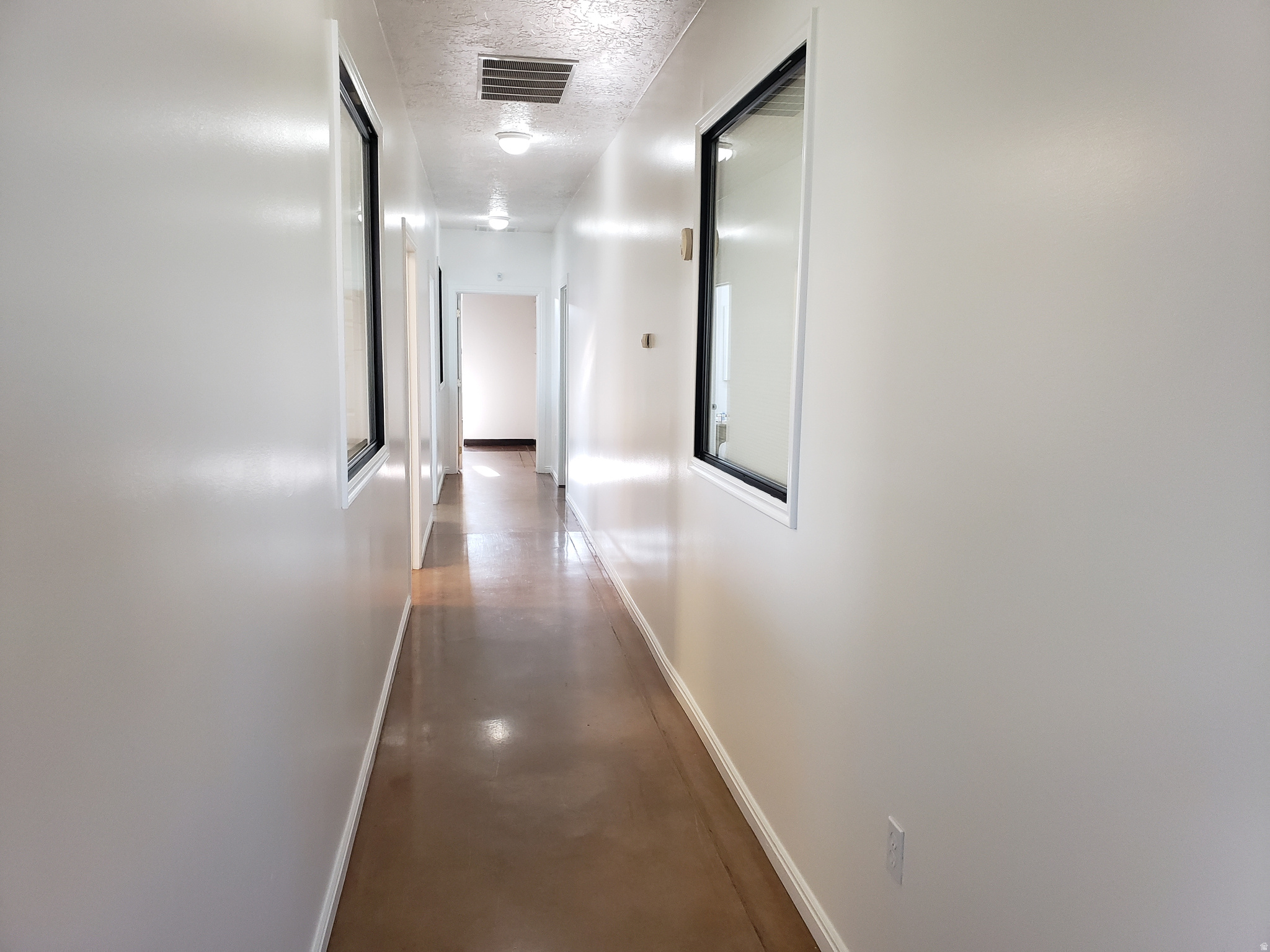 FOXRUN - Commercial Sale