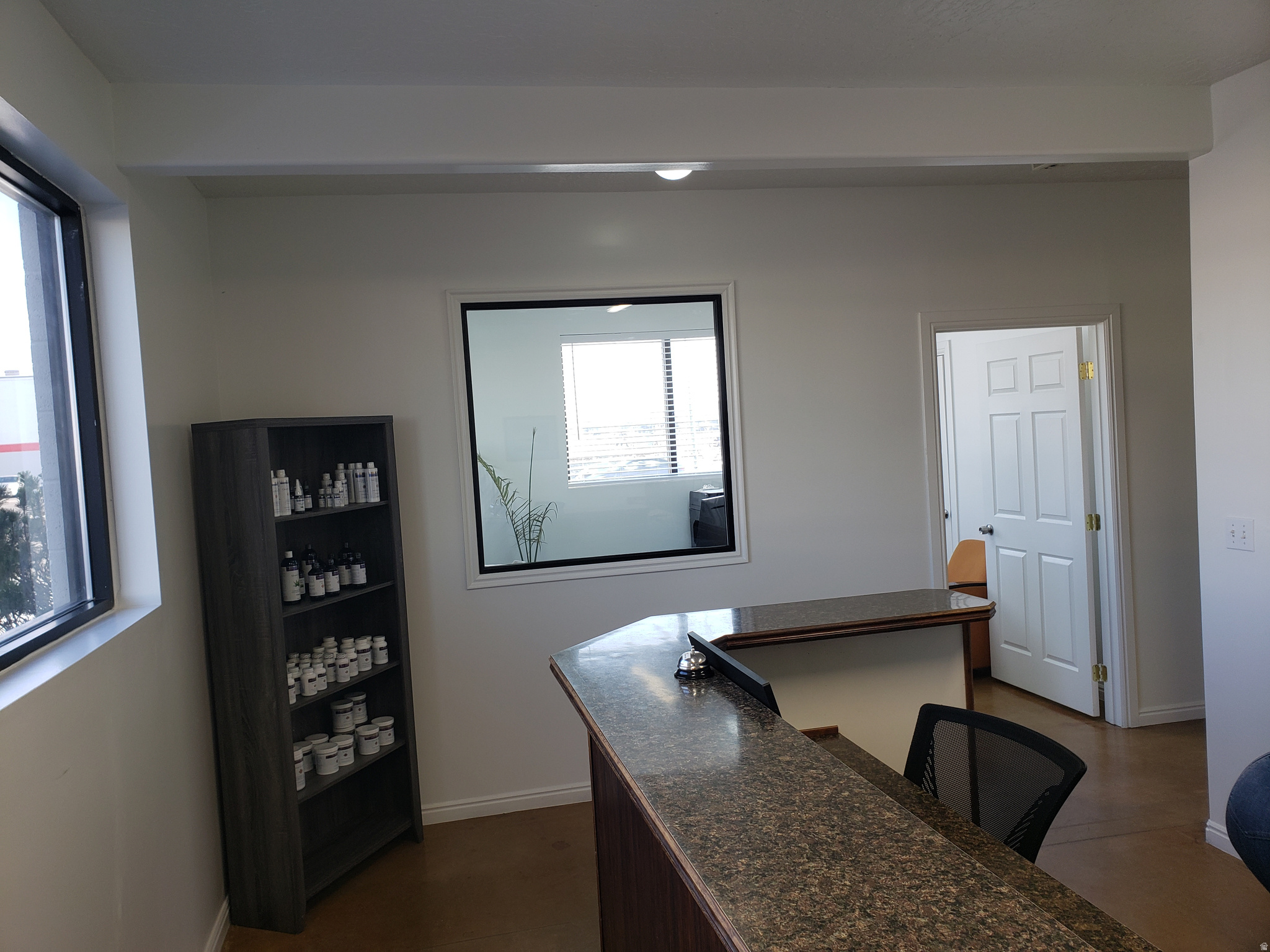 FOXRUN - Commercial Sale