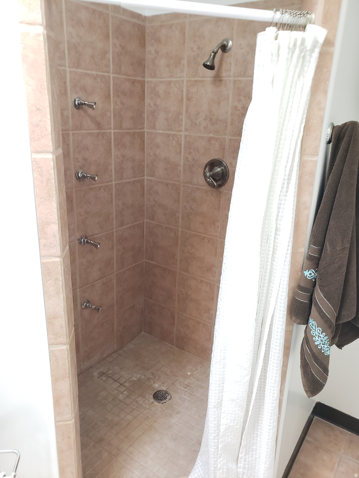 FOXRUN - Commercial Sale