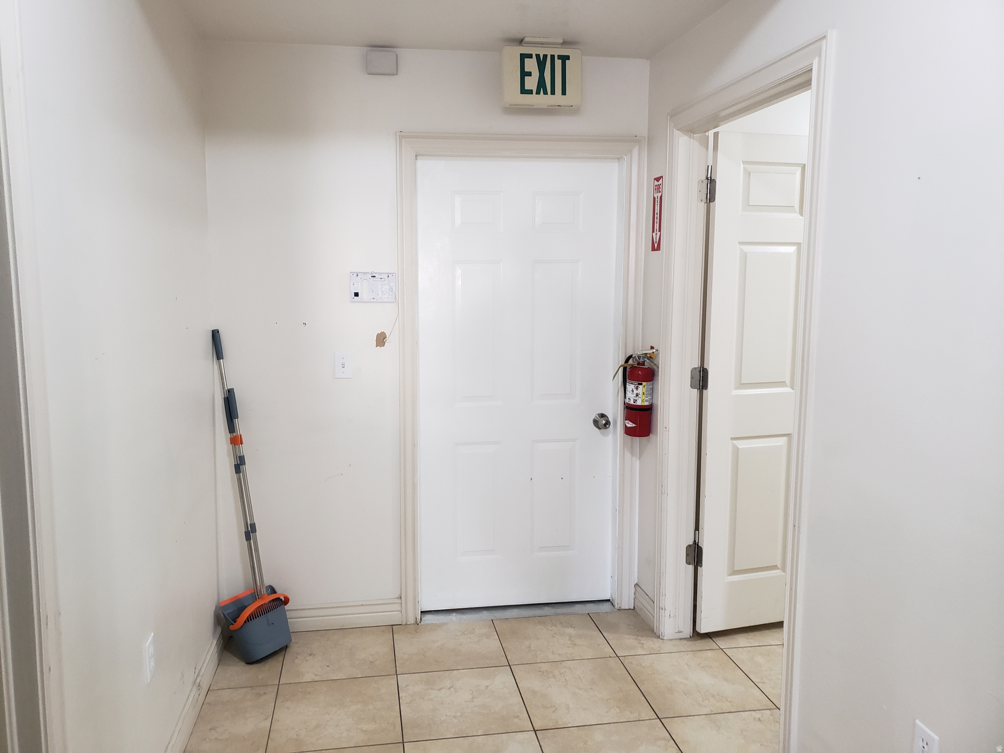 FOXRUN - Commercial Sale