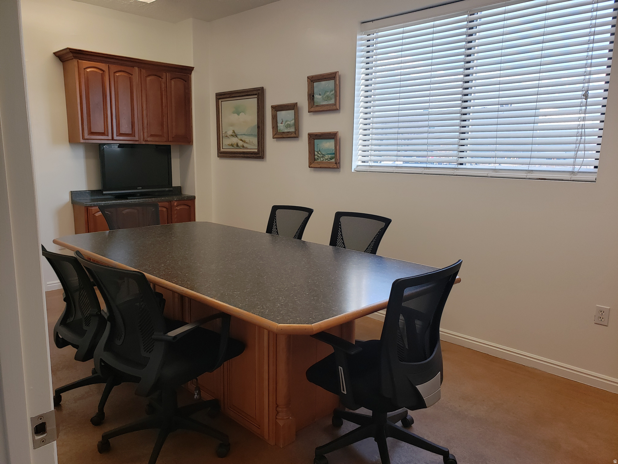 FOXRUN - Commercial Sale