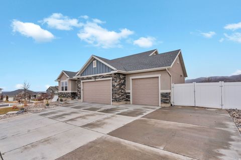 Tiny photo for 758 N PINNACLE LN W, Saratoga Springs, UT 84045 (MLS # 2139170)