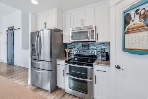 Tiny photo for 758 N PINNACLE LN W, Saratoga Springs, UT 84045 (MLS # 2139170)