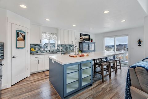 Tiny photo for 758 N PINNACLE LN W, Saratoga Springs, UT 84045 (MLS # 2139170)