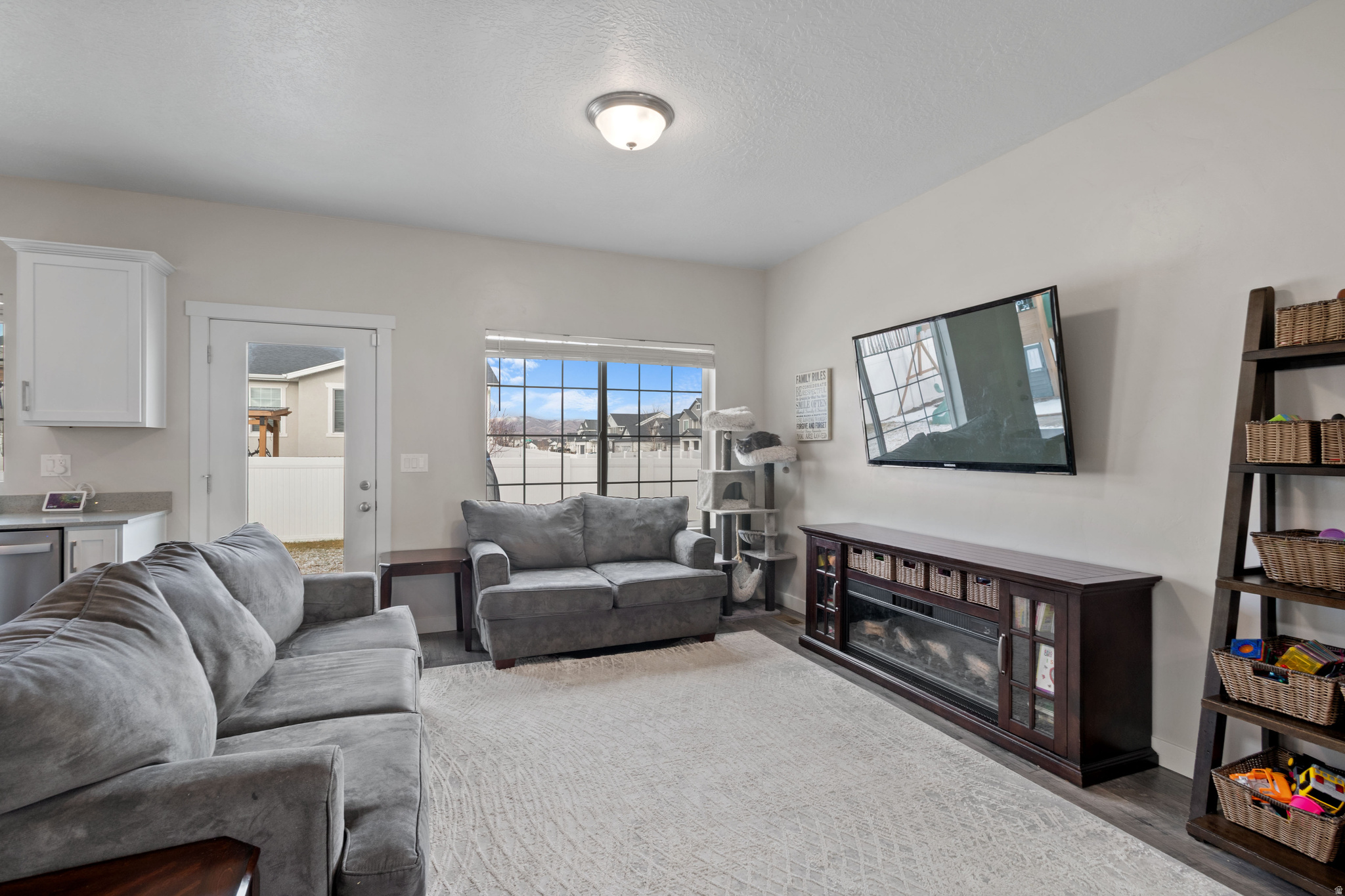 OVERLAND - Residential