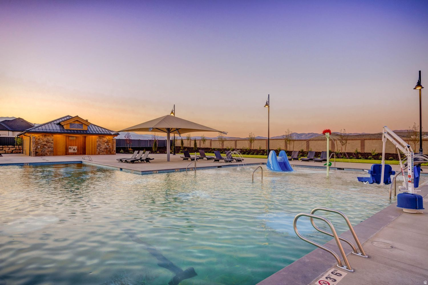 OVERLAND - Residential