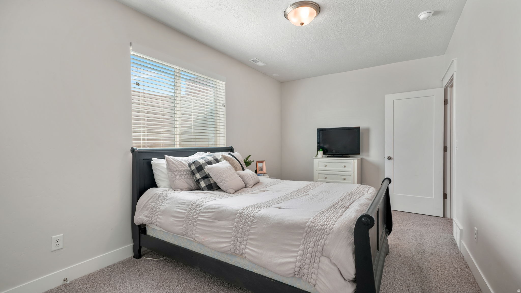 BEACON POINTE - Residential