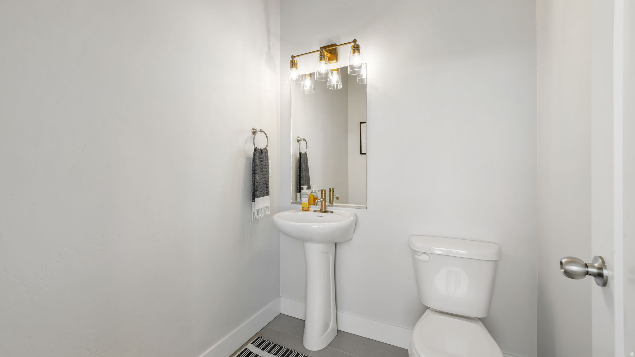 BEACON POINTE - Residential