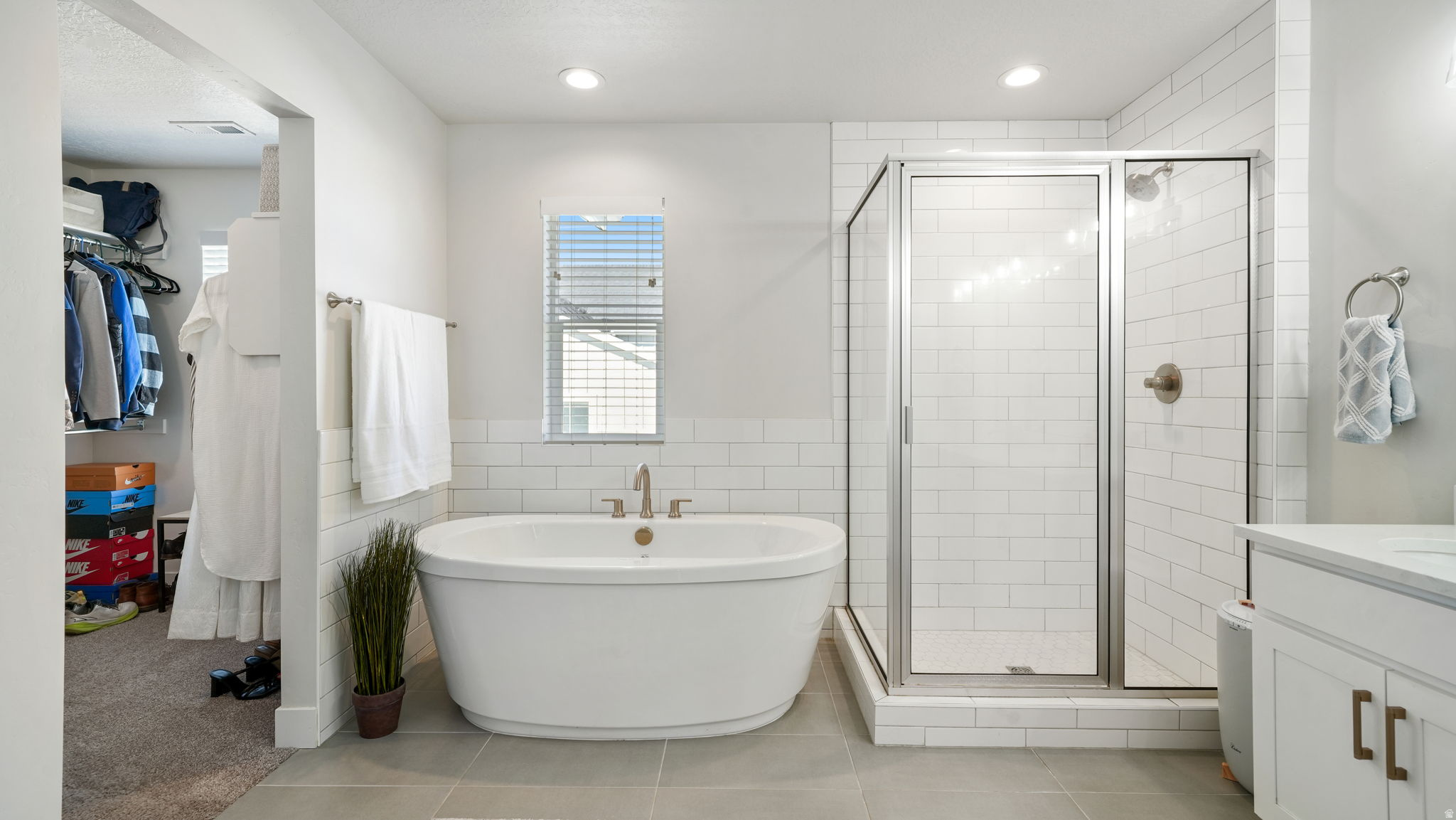 BEACON POINTE - Residential