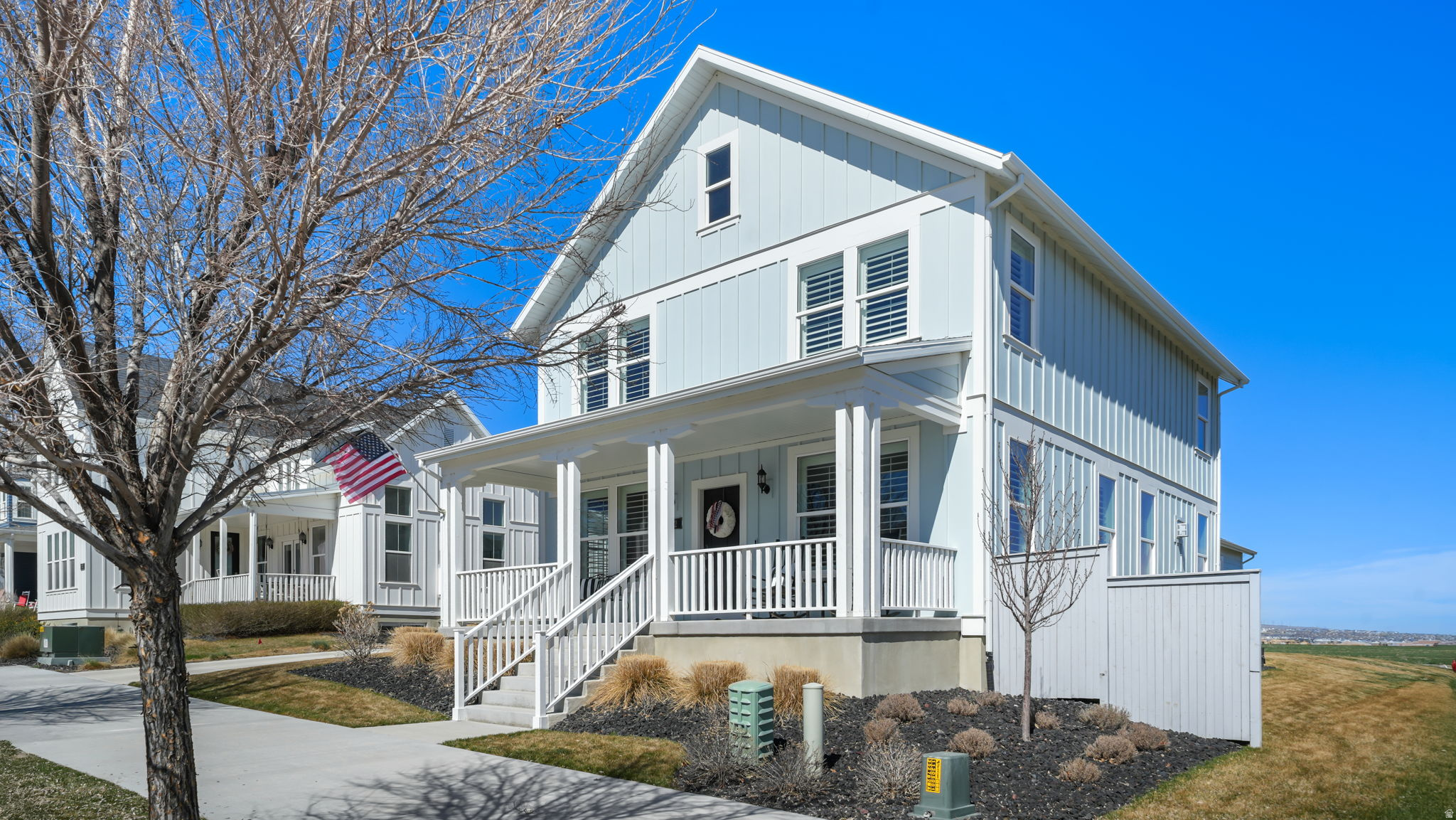 BEACON POINTE - Residential