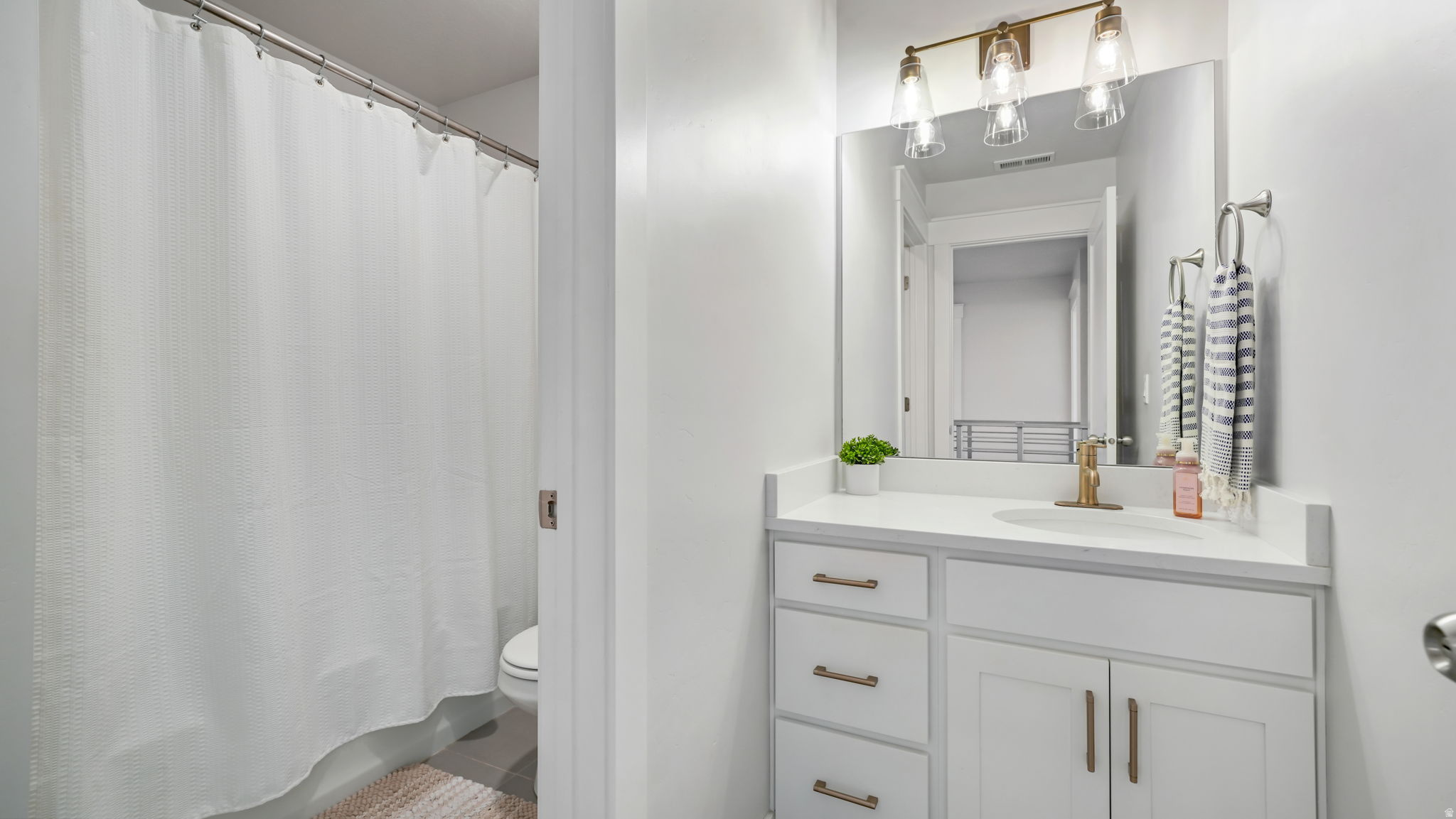 BEACON POINTE - Residential